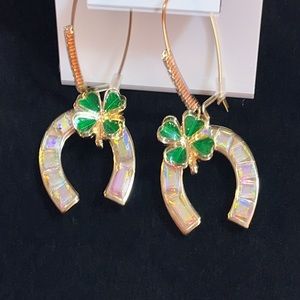 NWT Betsey Johnson Lucking Out Horseshoe hook earrings